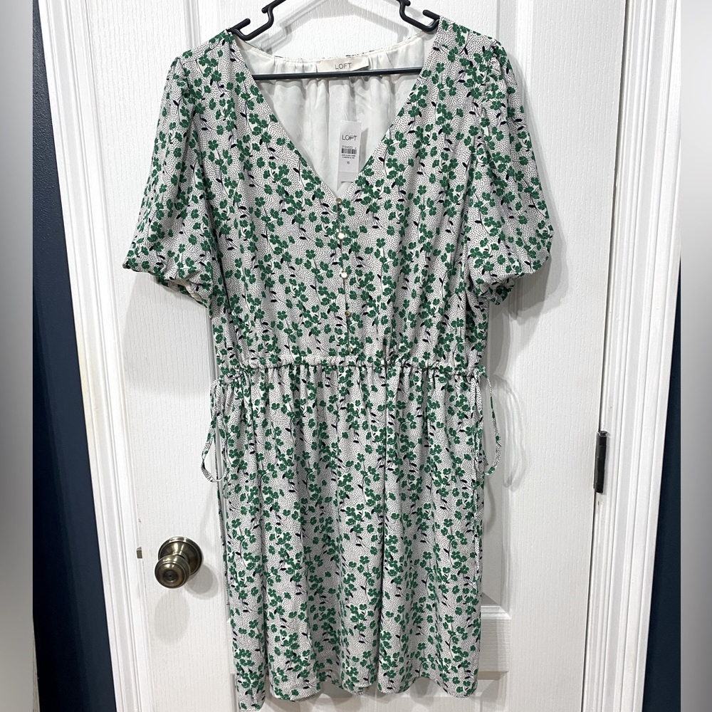 NEW Floral puff sleeve dress